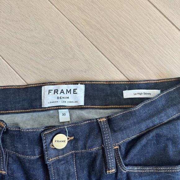 Frame Le High Skinny Jeans in Dark Wash - Picture 2 of 5